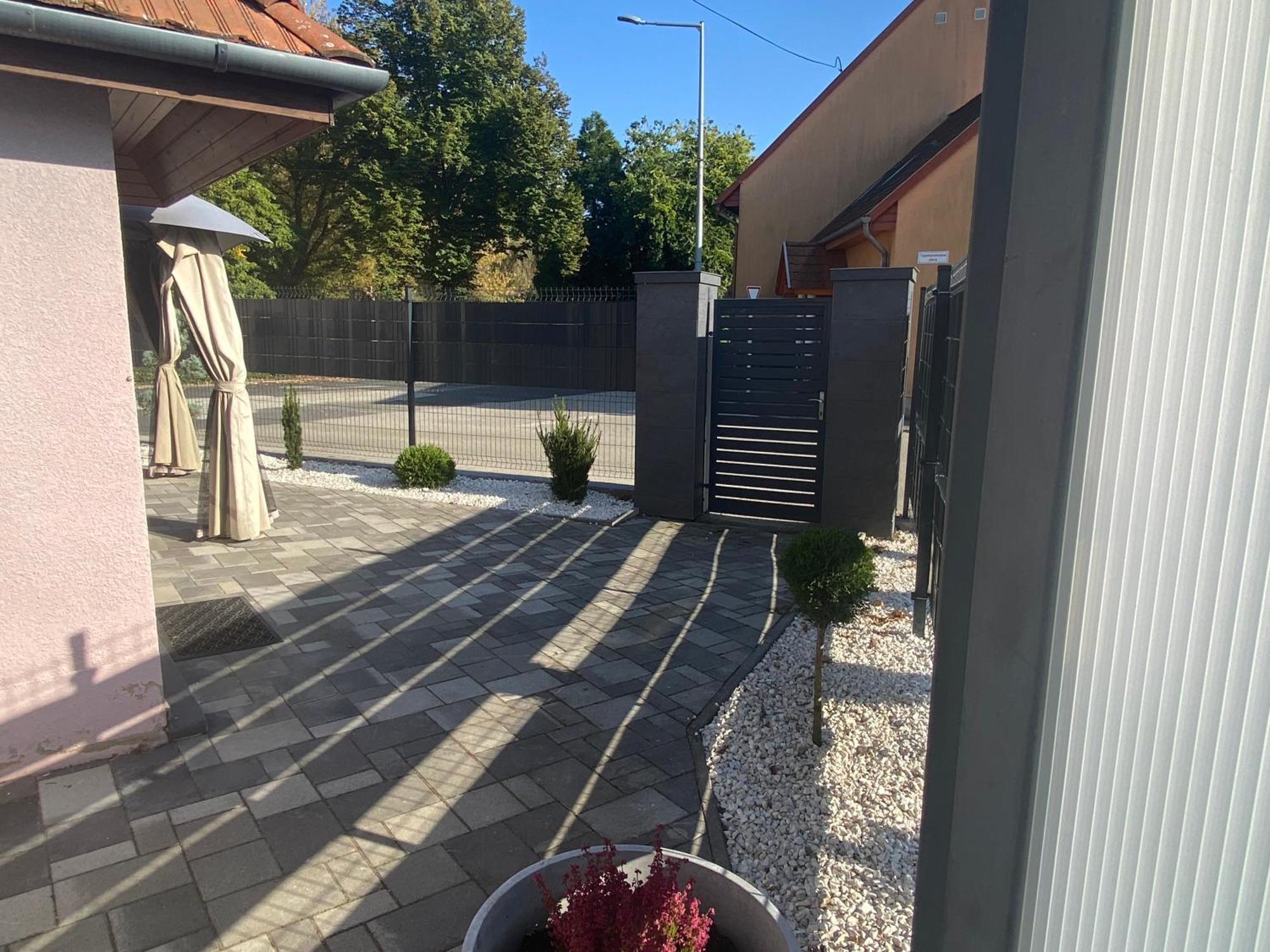 Varkerulet Apartman Sarvar Exterior photo